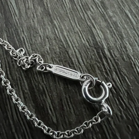 Blue enamel heart key necklace - Picture 6 of 10